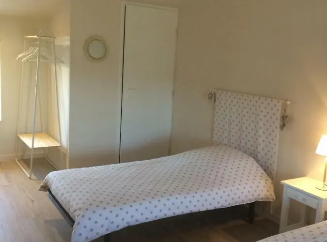 Le Petit Monty Cote Etang Semesterbostad Saint-Malo-du-Bois